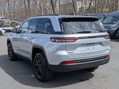New 2025 Jeep Grand Cherokee Altitude AWD/4WD image 7