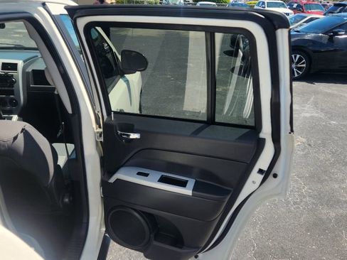 Used 2008 Jeep Compass Sport FWD image 13