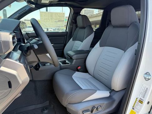 New 2025 Toyota Tacoma TRD Off-Road image 7