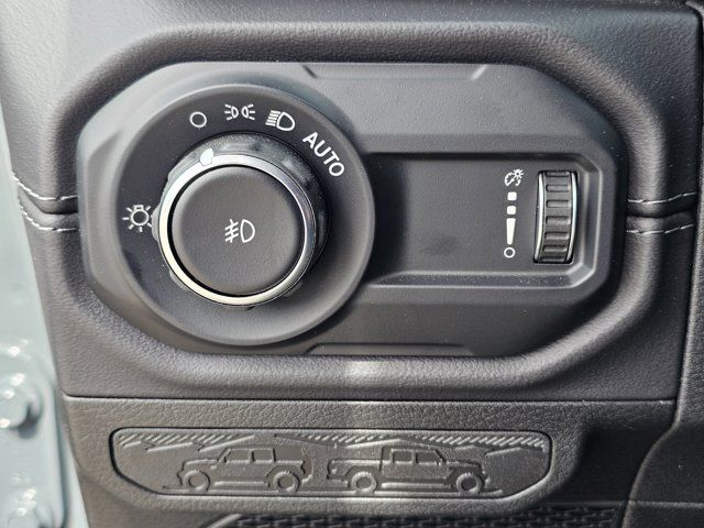 New 2025 Jeep Wrangler Unlimited Rubicon AWD/4WD image 43