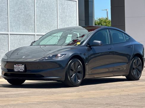 Used 2025 Tesla Model 3 Long Range RWD image 8