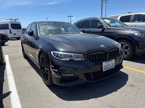 Used 2021 BMW 330i Sedan w/ M Sport Package RWD image 3