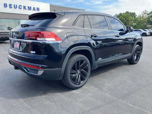 Used 2022 Volkswagen Atlas Cross Sport SE FWD image 5
