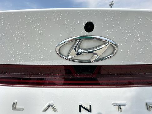 Used 2021 Hyundai Elantra Blue FWD image 29