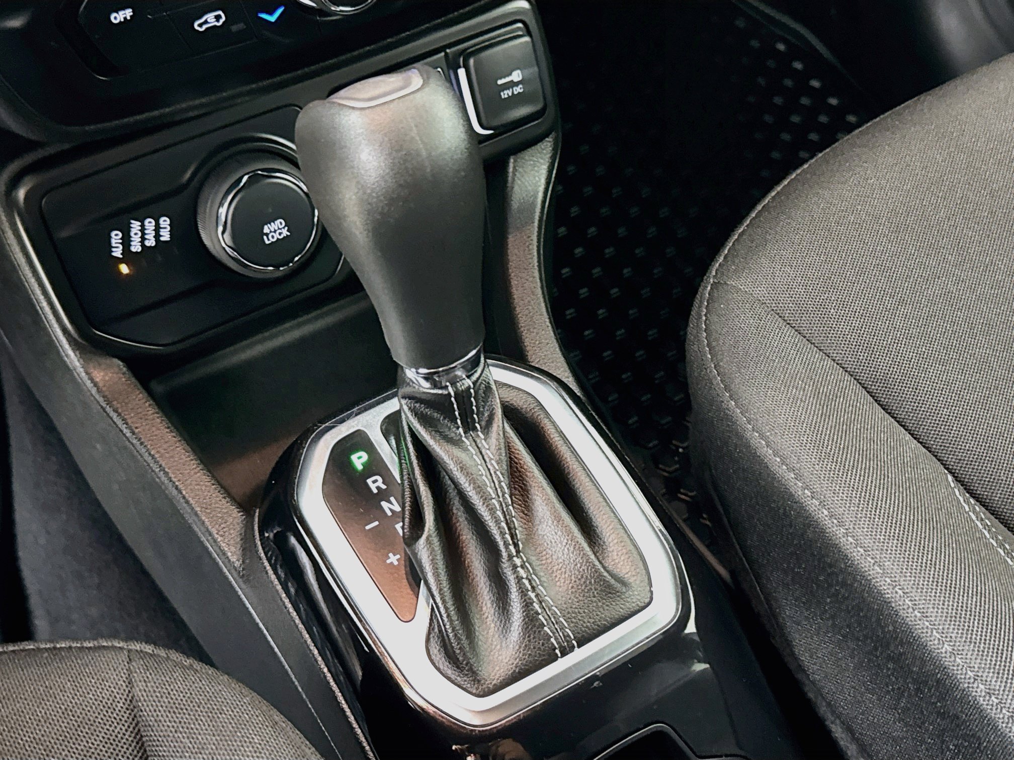 Certified 2021 Jeep Renegade Latitude AWD/4WD image 21