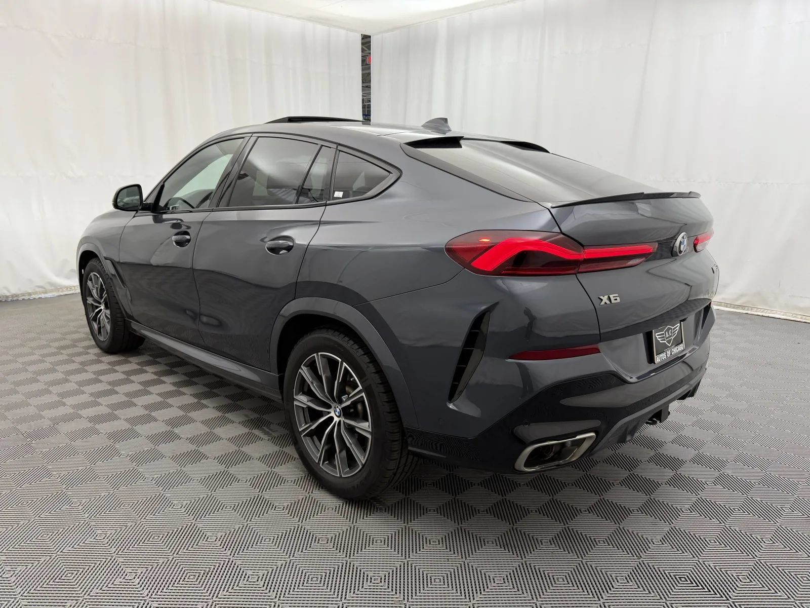 Used 2021 BMW X6 M50i w/ Executive Package AWD/4WD image 7