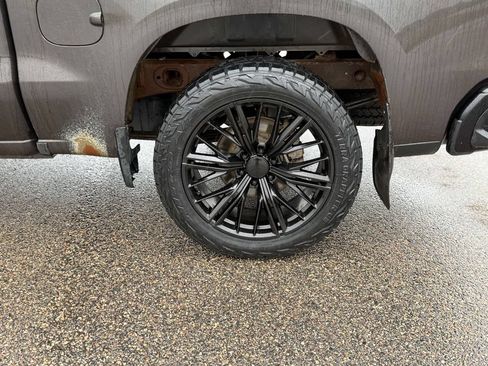 Used 2021 Chevrolet Silverado 1500 W/T w/ Z71 Off-Road Package AWD/4WD image 9