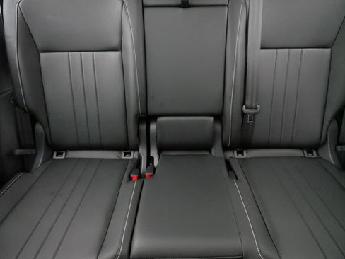 Certified 2024 Volkswagen Tiguan SE image 13