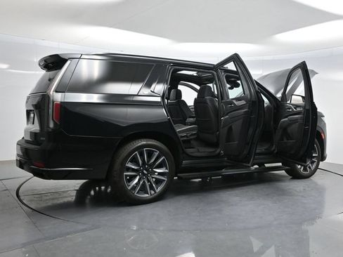 Used 2024 Cadillac Escalade Sport w/ Touring Package AWD/4WD image 4
