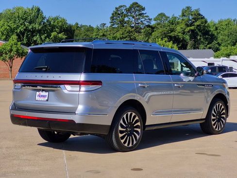 Used 2023 Lincoln Navigator Black Label AWD/4WD image 6