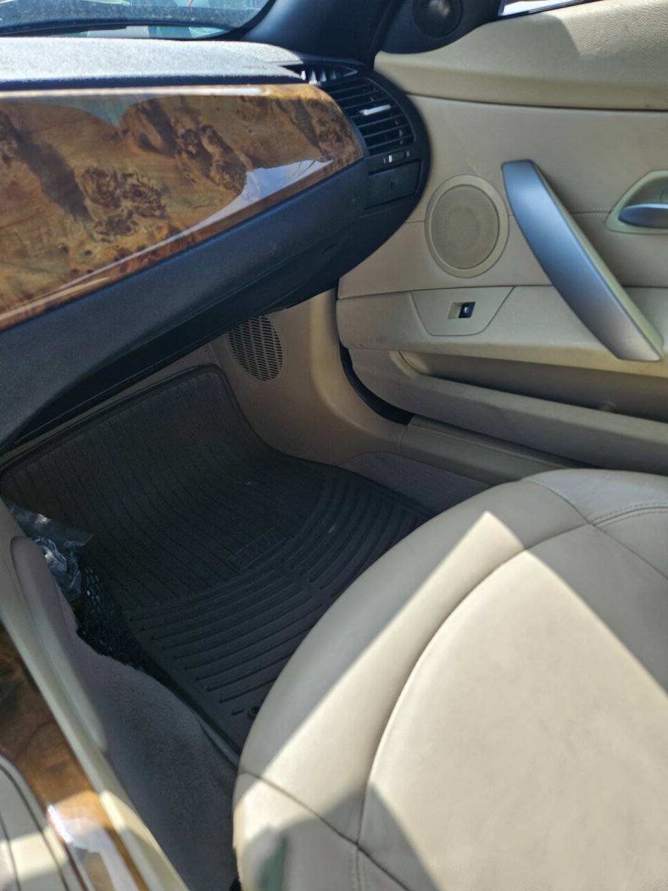 Used 2006 BMW Z4 3.0i RWD image 25
