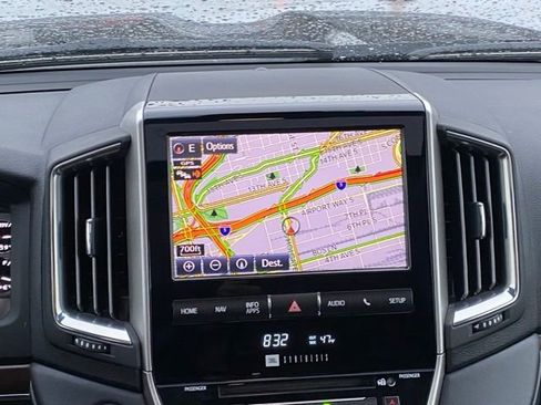 Used 2017 Toyota Land Cruiser Base image 13