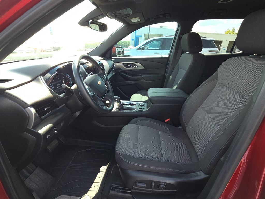 Used 2023 Chevrolet Traverse LT w/ LPO, Floor Liner Package AWD/4WD image 15