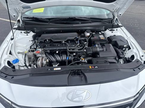 Certified 2024 Hyundai Elantra SEL w/ Convenience Package FWD image 27