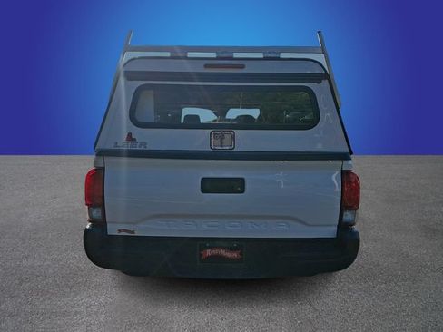Used 2022 Toyota Tacoma SR RWD image 5