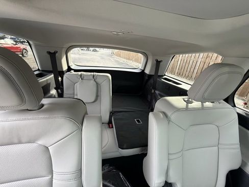 New 2026 Lincoln Aviator 2WD image 15