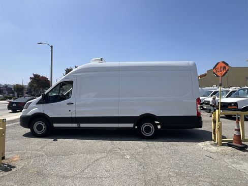 Used 2022 Ford Transit 250 148 High Roof Extended RWD image 4