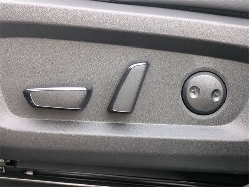 New 2026 Mitsubishi Outlander SE image 21