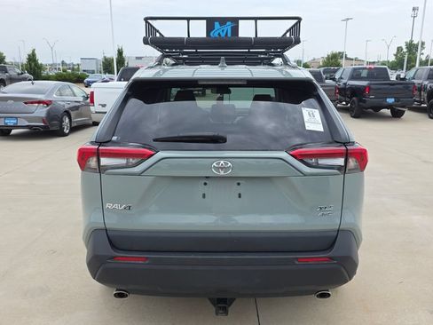 Used 2022 Toyota RAV4 XLE AWD/4WD image 4