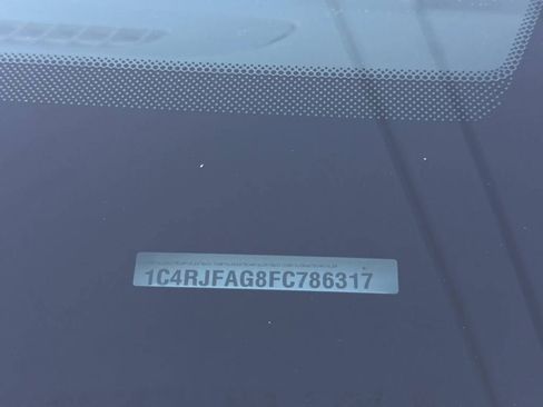 Used 2015 Jeep Grand Cherokee Altitude image 22