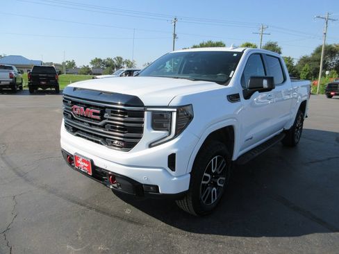 Certified 2025 GMC Sierra 1500 AT4 w/ AT4 Premium Package AWD/4WD image 12