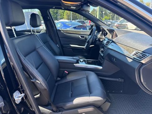 Used 2014 Mercedes-Benz E 350 4MATIC Sedan image 9