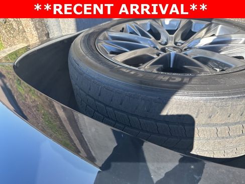 Used 2019 Cadillac Escalade Premium Luxury w/ Escalade Sport Edition image 4