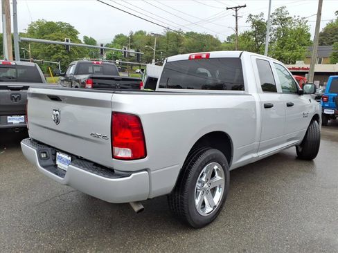 Used 2018 RAM 1500 Express w/ Express Value Package AWD/4WD image 4