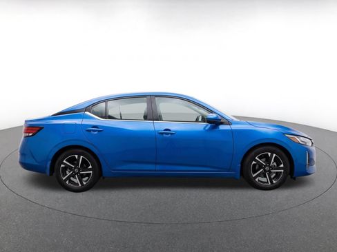 Used 2025 Nissan Sentra SV FWD image 10