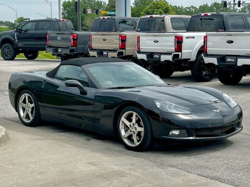 Used 2005 Chevrolet Corvette Convertible w/ Preferred Equipment Group RWD image 7