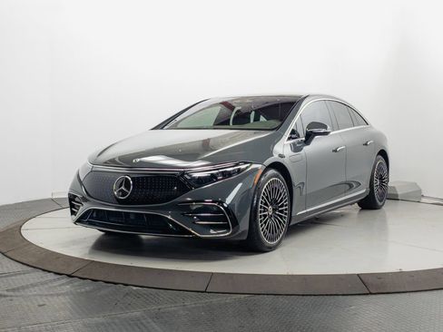 Used 2024 Mercedes-Benz EQS 580 4MATIC Sedan image 3