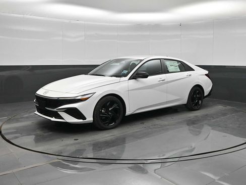 New 2026 Hyundai Elantra Sport FWD image 4