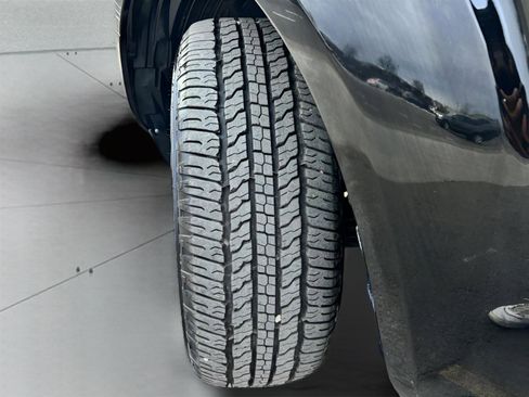 Used 2014 Nissan Frontier SV w/ SV Value Truck Package image 28