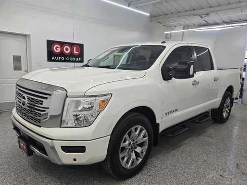 Used 2021 Nissan Titan SV w/ SV Convenience Package AWD/4WD image 5