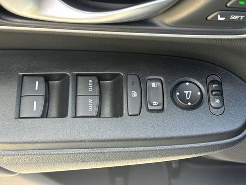 Used 2021 Honda CR-V Touring image 15