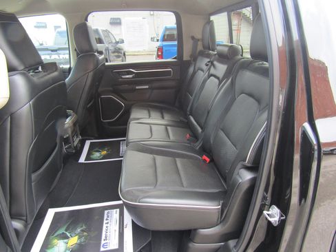Used 2019 RAM 1500 Laramie image 17