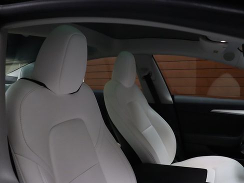 Used 2023 Tesla Model 3 Standard Range image 42