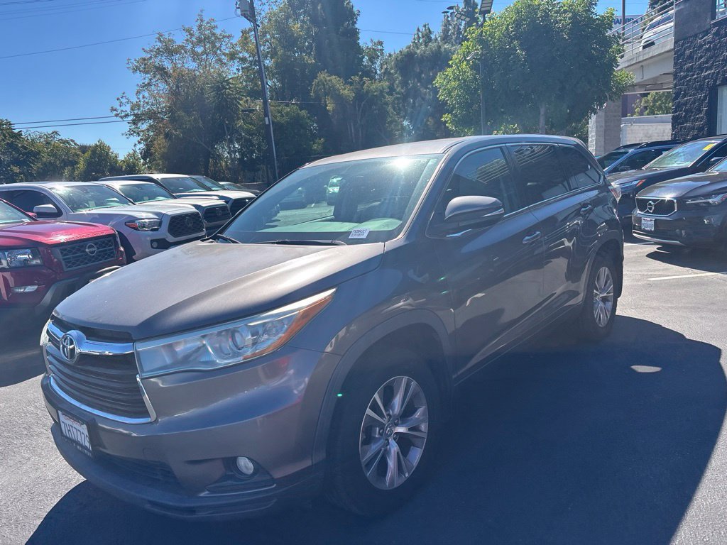Used 2015 Toyota Highlander Plus AWD/4WD image 8