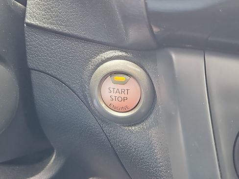 Used 2017 Nissan Sentra SV w/ Style Package FWD image 13