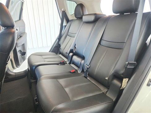 Used 2017 Nissan Rogue SL image 37