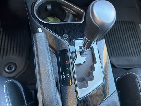 Used 2018 Toyota RAV4 Limited image 24