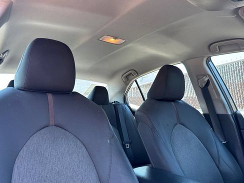 Used 2019 Toyota Camry LE FWD image 16