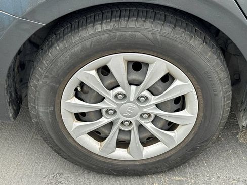 Used 2019 Kia Forte Sedan FWD image 4