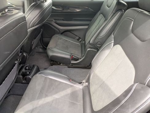 Used 2023 Jeep Grand Cherokee L Laredo image 22