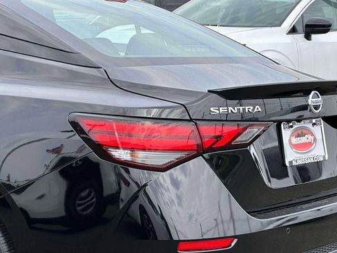 Certified 2023 Nissan Sentra SR w/ SR Premium Package image 9