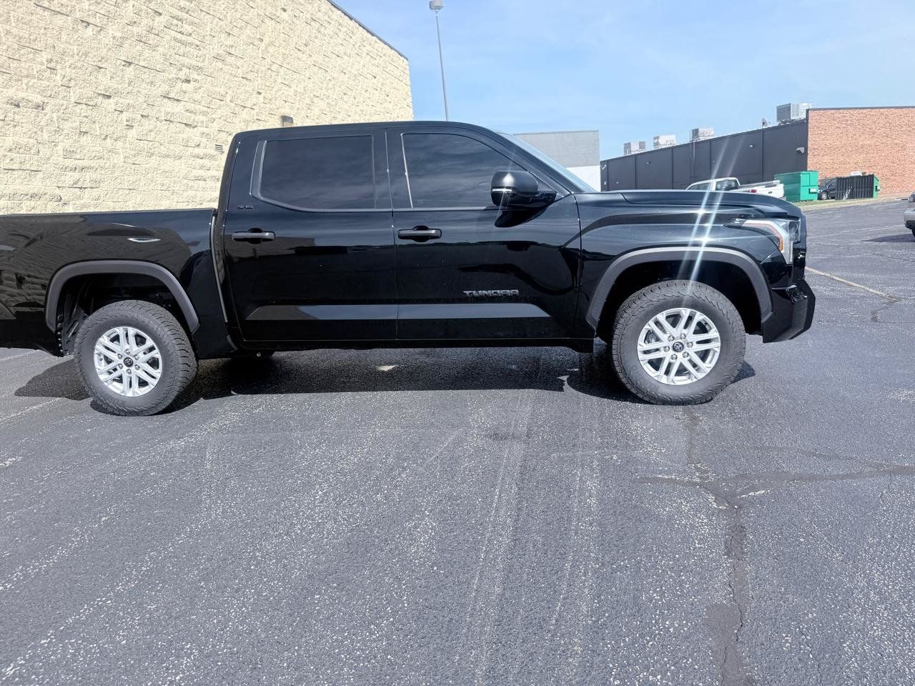 Used 2024 Toyota Tundra SR5 w/ SR5 Convenience Package AWD/4WD image 6