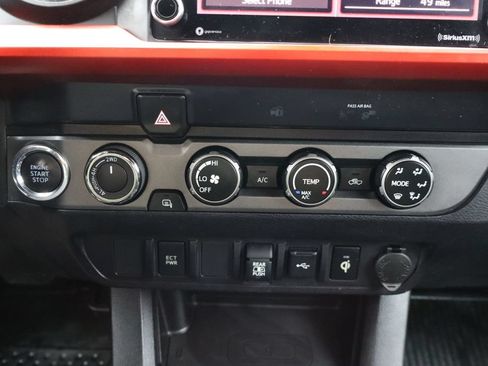 Used 2020 Toyota Tacoma TRD Off-Road AWD/4WD image 13