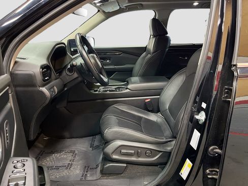 Used 2025 Honda Pilot Elite image 22