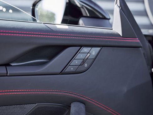 Used 2026 Porsche 911 Carrera GTS w/ Premium Package image 30