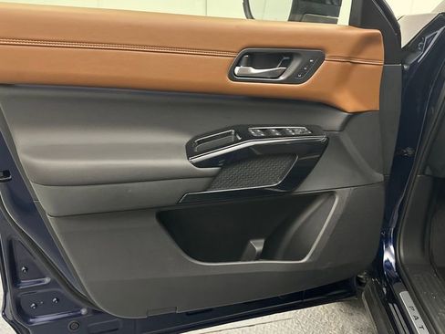 New 2026 Nissan Pathfinder Platinum AWD/4WD image 14